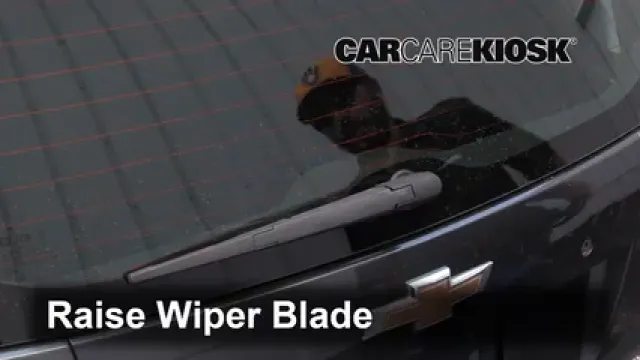 2017 Chevrolet Spark LS 1.4L 4 Cyl. Balais essuie-glace arrière Changer les balais des essuie-glace